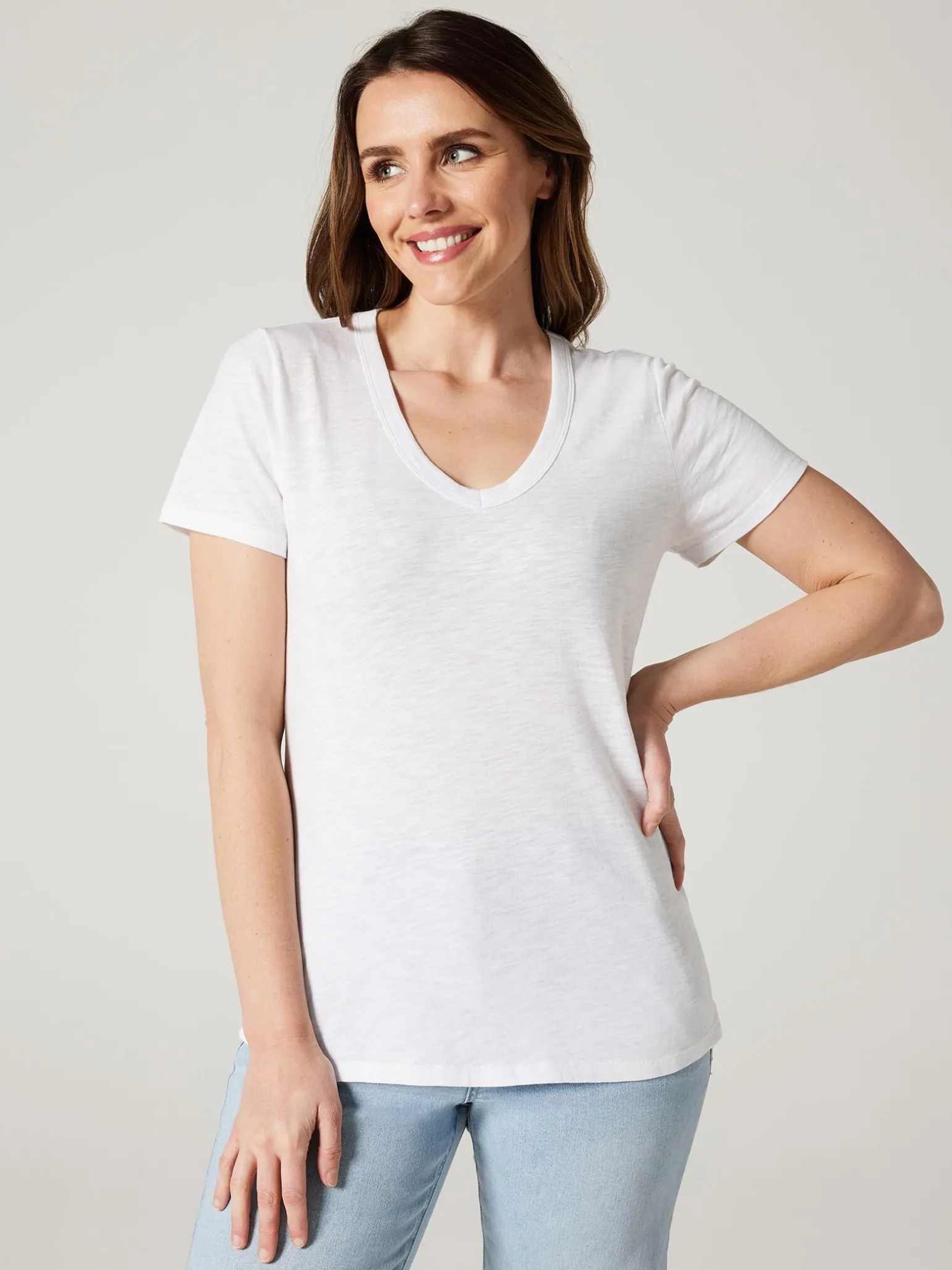 Outlet Jeanswest Essential V-Neck Tee Black