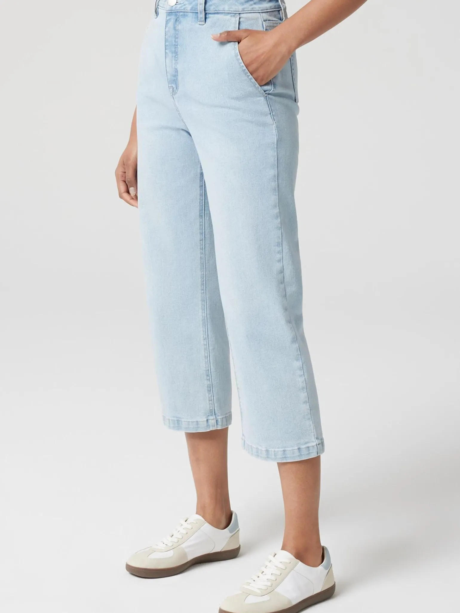 Hot Jeanswest Kelsey Relaxed Capri FadedBlue